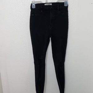 black ripped skinny jeans